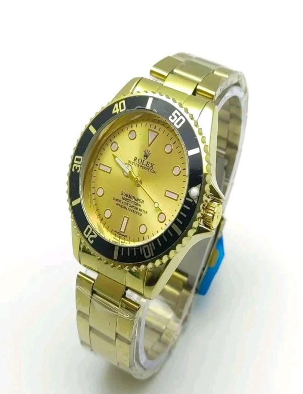 ⌚ Reloj Estilo de Lujo — Dorado con Esfera Negra ⌚