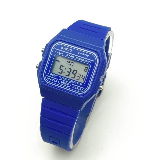 NIÑO AZUL Reloj Digital Clásico — Colores Vivos